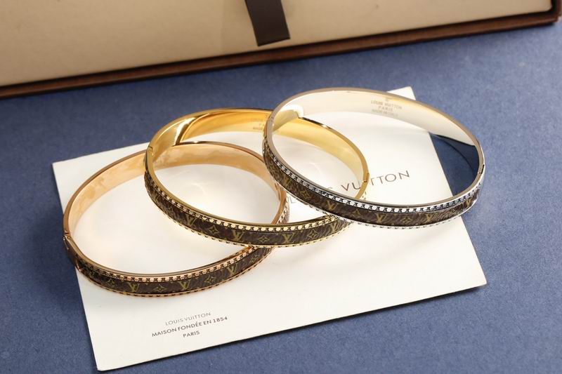 LV Bracelet 03lyr343